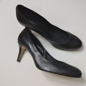 Vaneli black pumps in size 10W